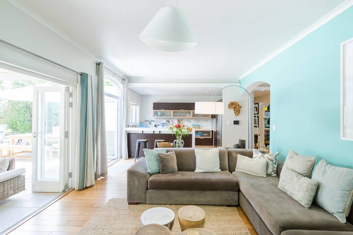 Camps Bay Beach Villa Home+Pool, Garden & Solar gallery image 3