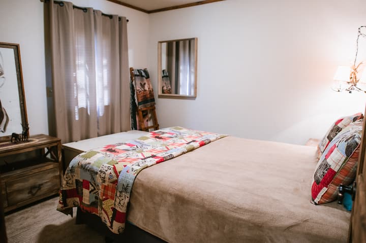 Chumba cha chini cha kulala 2- malkia