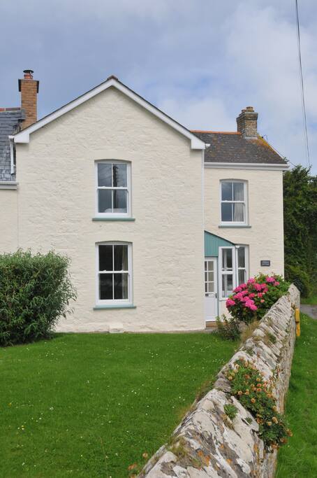 Front garden and entrance