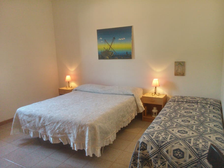 Stanza da letto 2(matrimoniale +letto singolo)