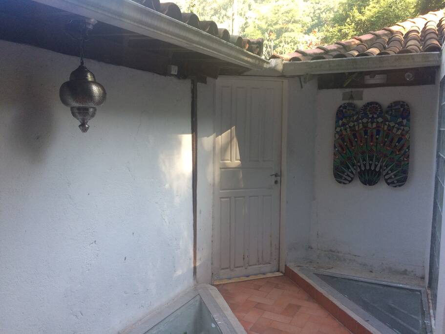 Entrance (to the left is the bedroom, right kitchen - living room