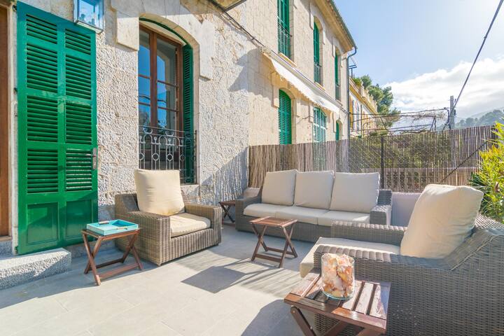 VILLA SA TORRE.( 20 meters from the beach) gallery image 4