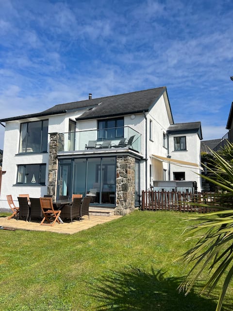 Sound of the Waves, Harlech - SEAVIEWS- LARGE DECK
