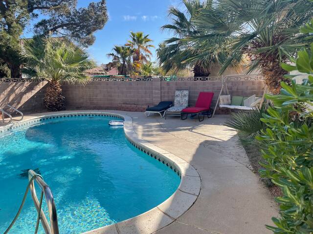 Big House & Views – 10 minutes to LV Strip gallery image 2