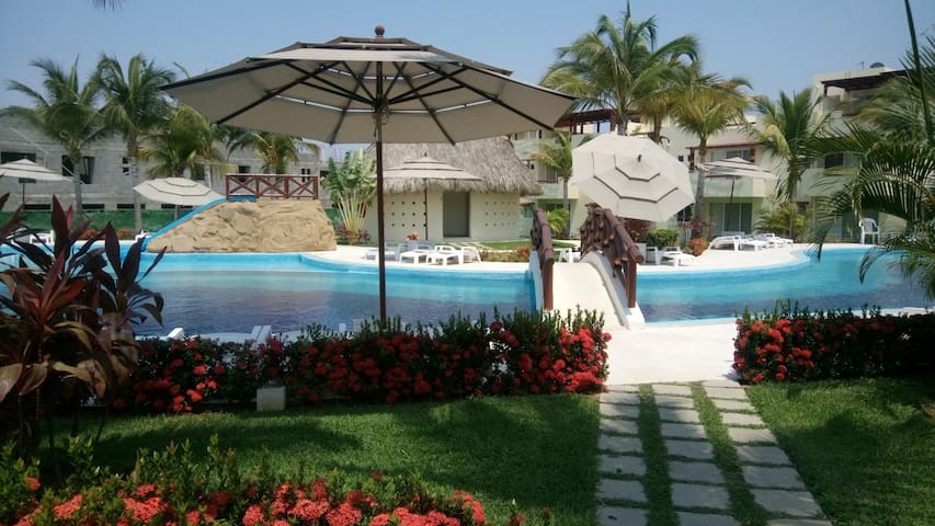 BEAUTIFUL HOUSE IN TERRASOL DIAMOND TWO POOLS