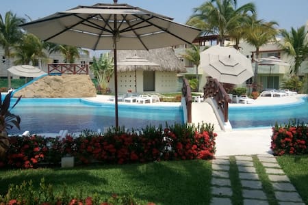 BEAUTIFUL HOUSE IN TERRASOL DIAMOND TWO POOLS