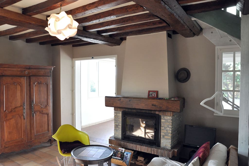 Salon avec canapé-lit