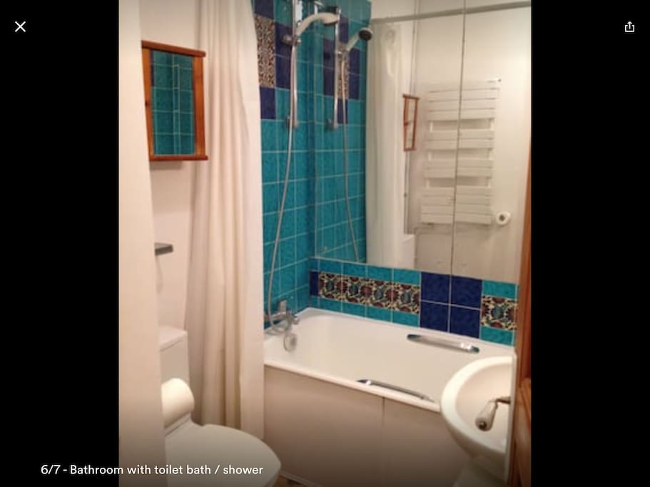 Bathroom with shower ans toilet