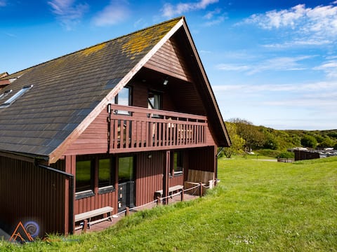 Ty Pen, Rustic Chalet near the Beach