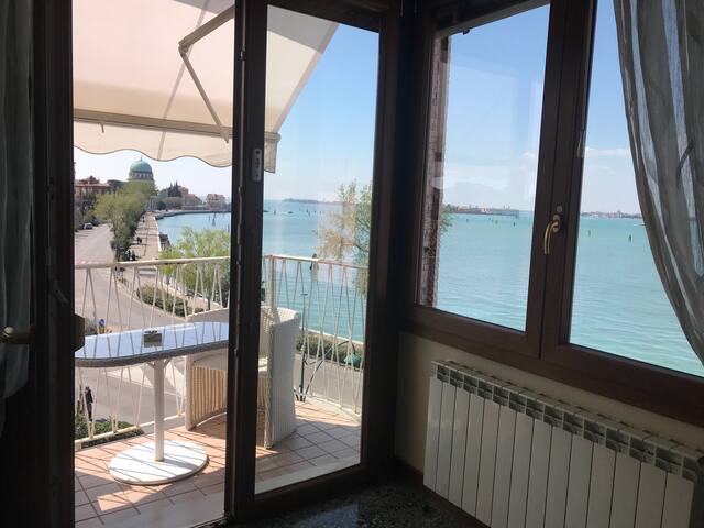 OASIS Golden Lagoon Chalet gallery image 3