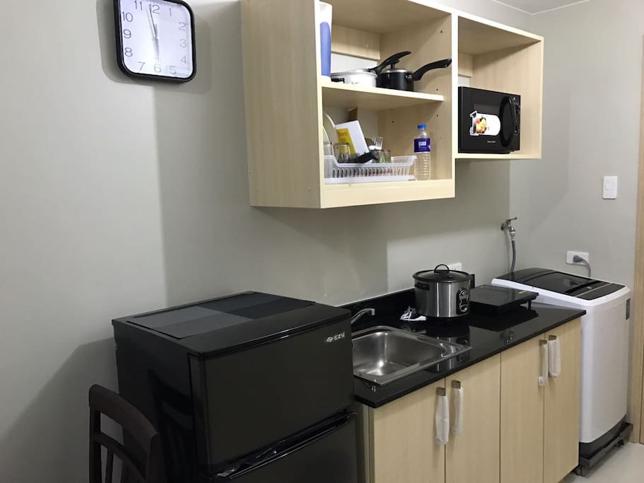 Full Kitchen with Automatic Washing Machine