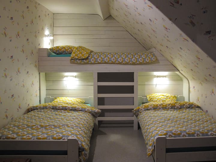 3rd bedroom (June room)  ( 3 pers.) + toddler bed