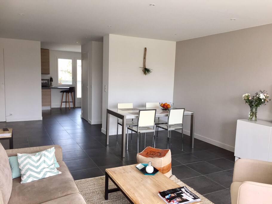 Salon / Salle à manger sur cuisine ouverte