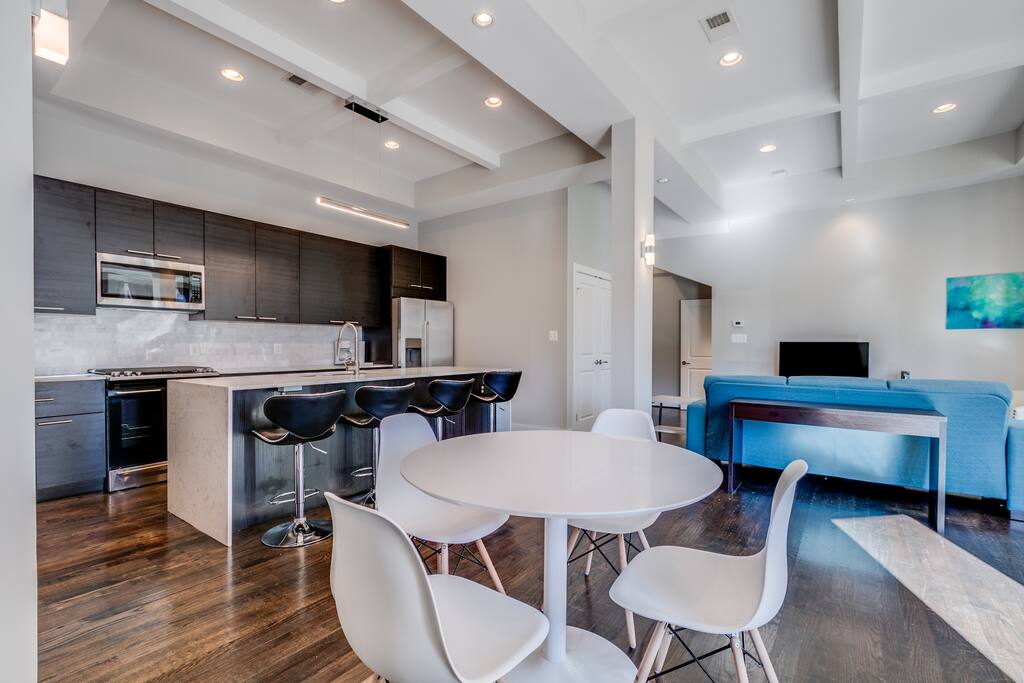 Sunny, open plan living/dining/kitchen area