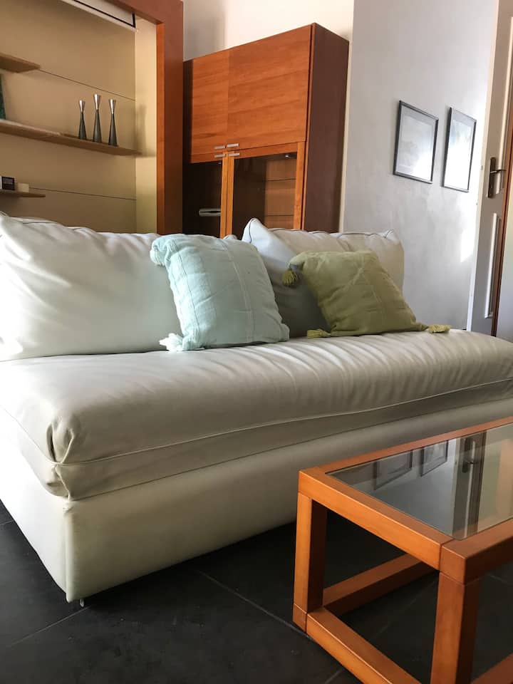 Habitación separada con sofás cama y bar. Dormitorio 7