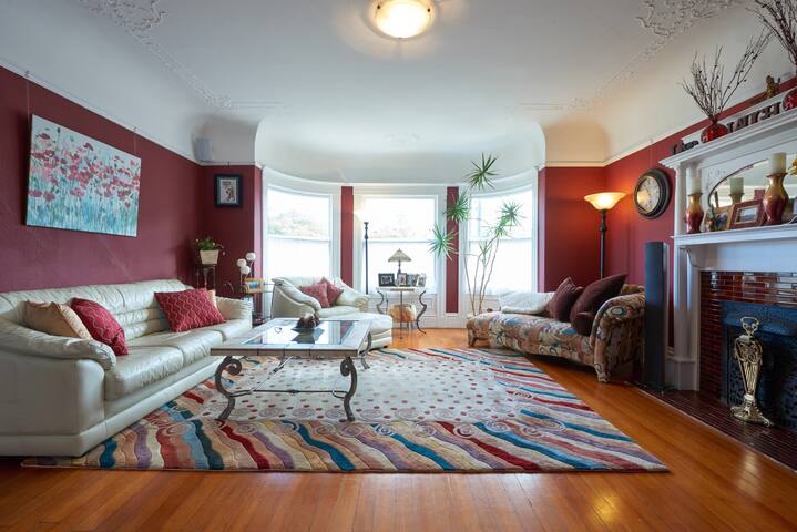 HUGE 4BR/2B Lower Pac Heights Flat gallery image 2