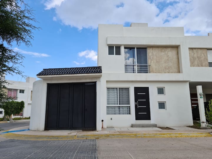Villas Mallorca road 57 Zona Industrial Houses for Rent in San Luis