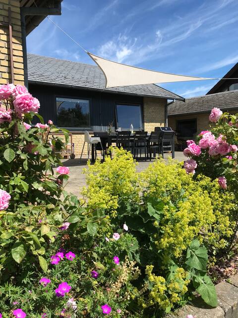 Lovely oasis very close to the sea and Aarhus
