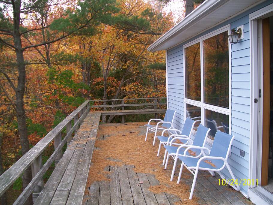 Upper deck