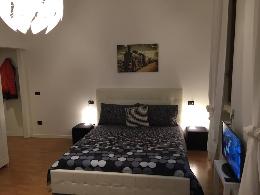 Light is key and the room is lovely at night too!