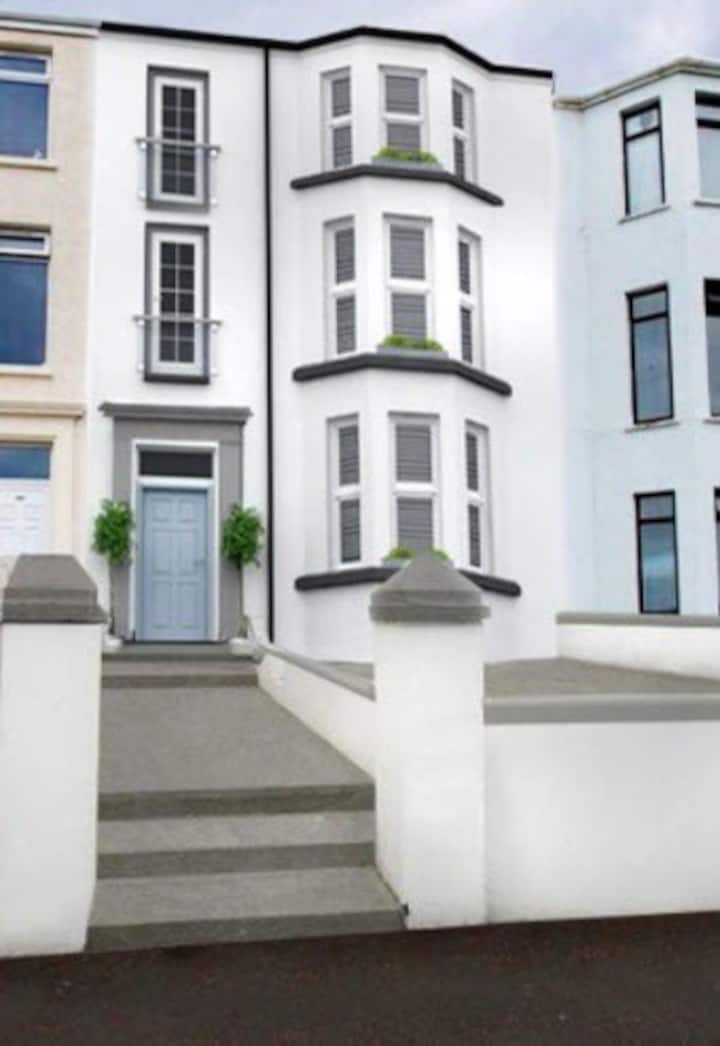 Portrush Holiday Rentals & Homes Northern Ireland, United Kingdom