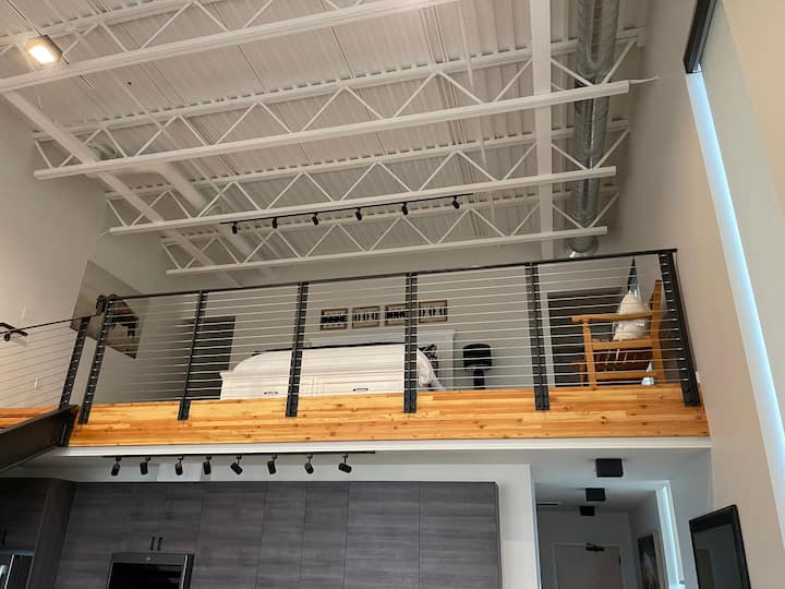 Loft w/King size bed