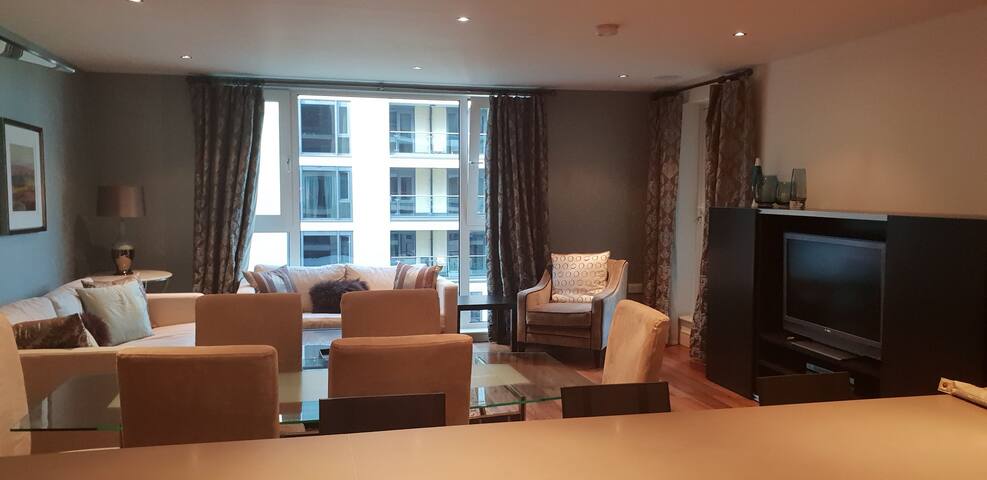 River View Luxury 3 Bedroom Apartment gallery image 5