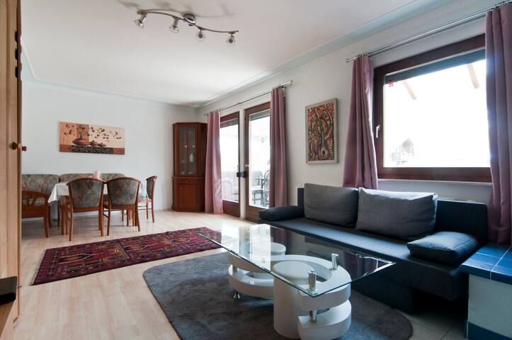 House with an idyllic garden in Vienna, 5 rooms gallery image 2