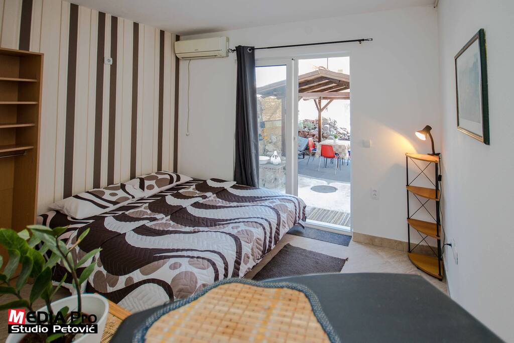 apartment 1 , ground floor, bed+sofa , great for 3 people