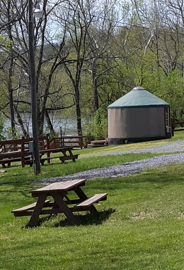 Hummingbird Yurt 1 Rock Tavern River Kamp Yurts for Rent in Luray