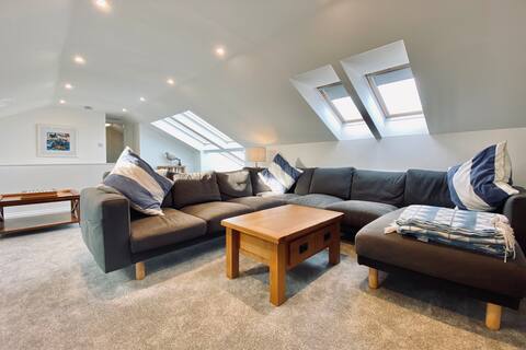 Successful Airbnb property: Modern, spacious detached house in St Merryn in St. Merryn