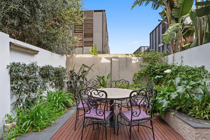 Villa Argo Private Courtyard & 800m to Chapel St gallery image 3