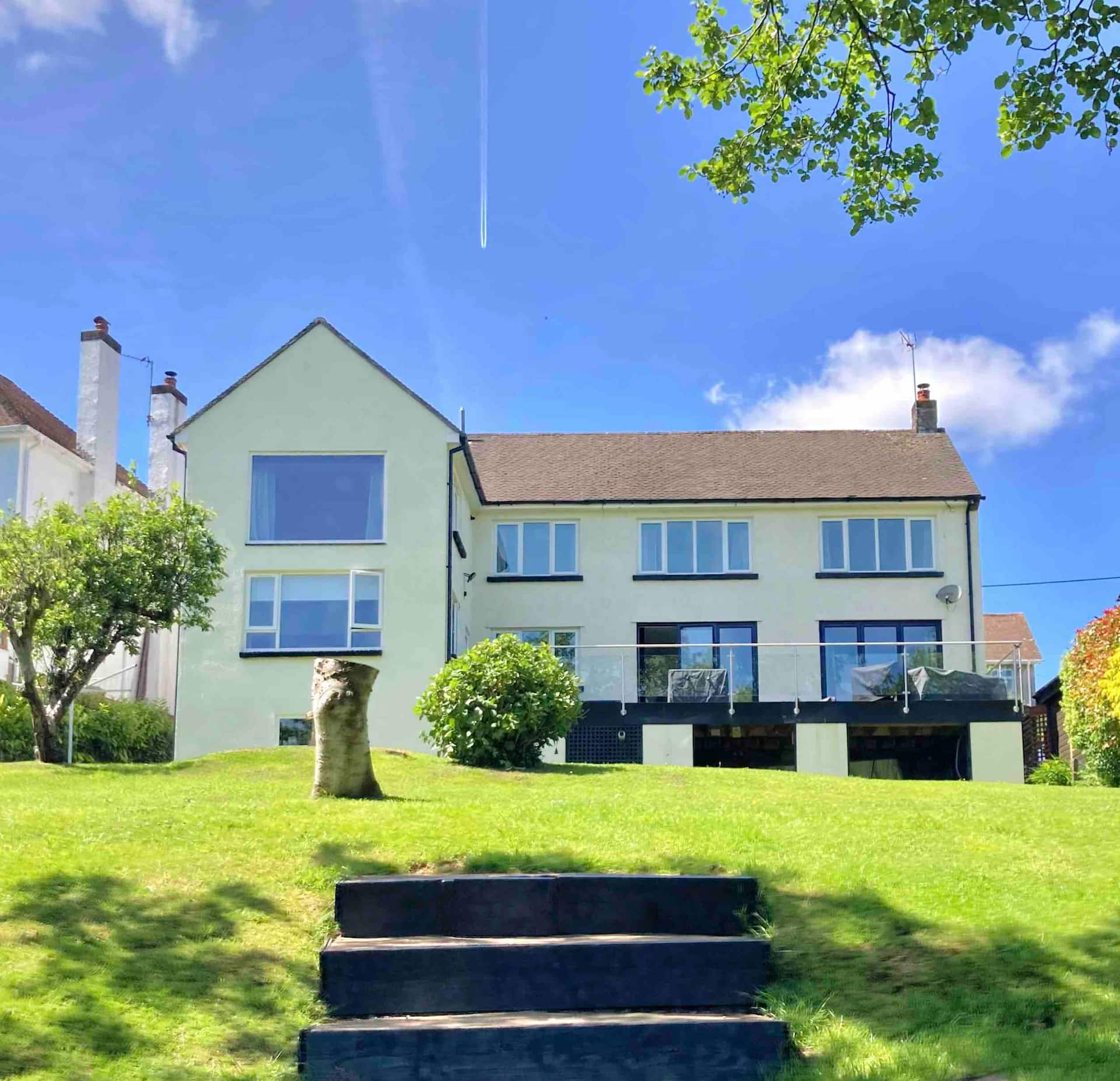 Canal Waterfront Holiday Home