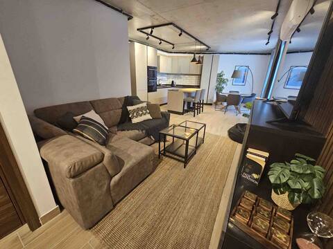 NEW & Unique apt - Your home away from home