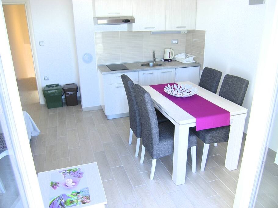 kitchen with dinnig place