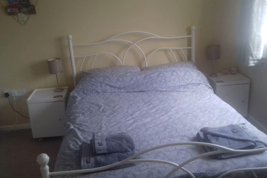 Double Bed with towels Provided