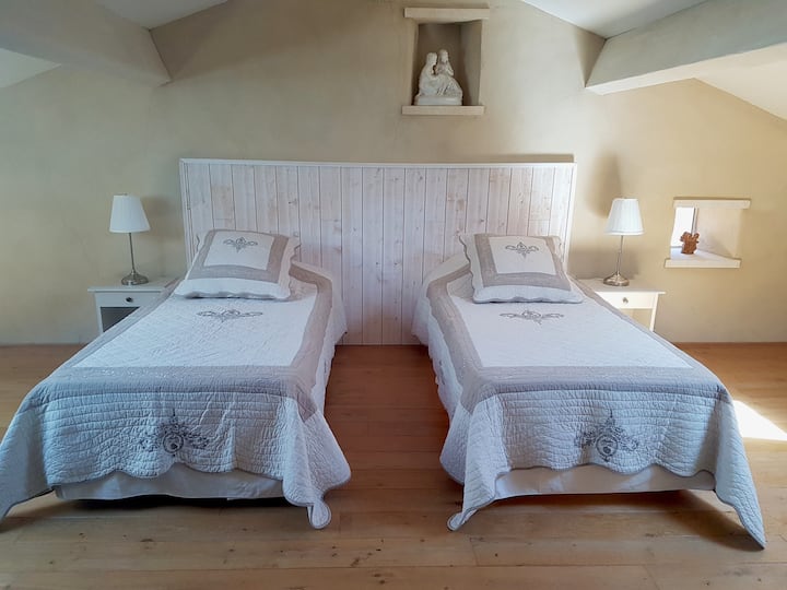 My Angels Room with 3 Single Beds