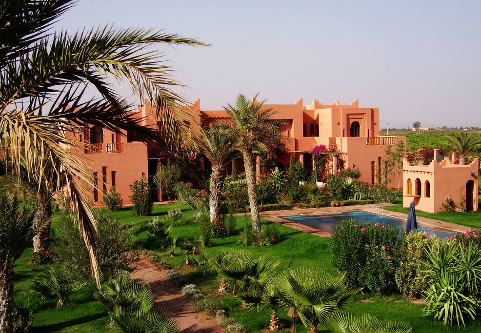 Villa, jardin et piscine