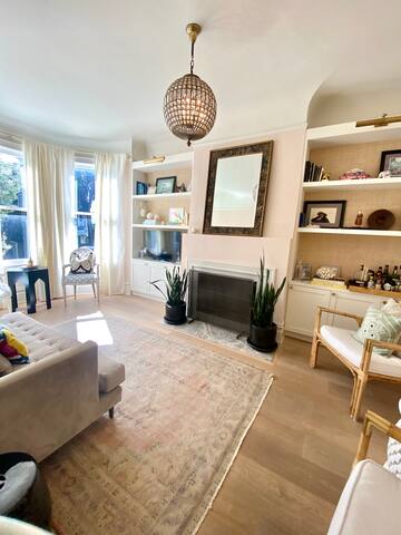 NEW! Stylish and Best Location In Pacific Heights gallery image 2