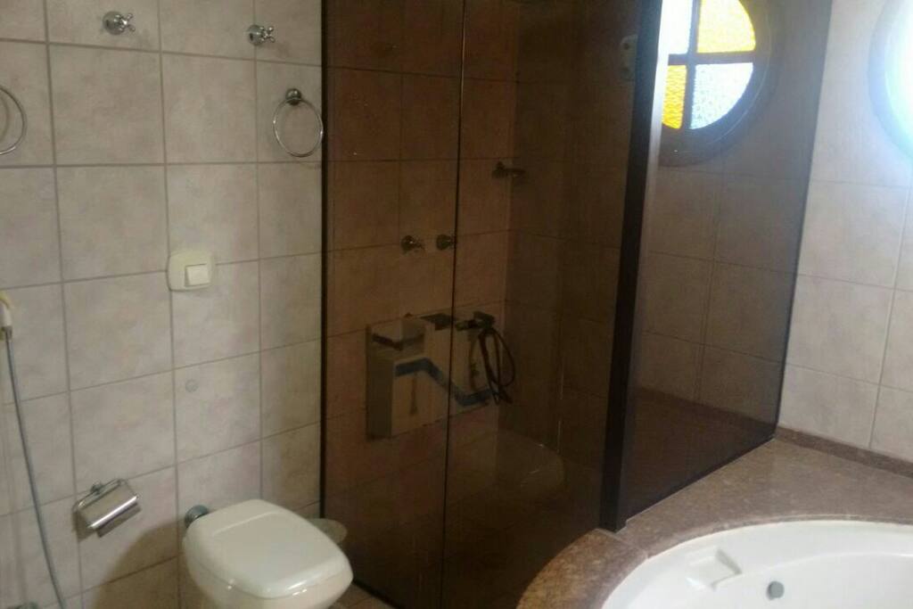 Banheiro suite principal