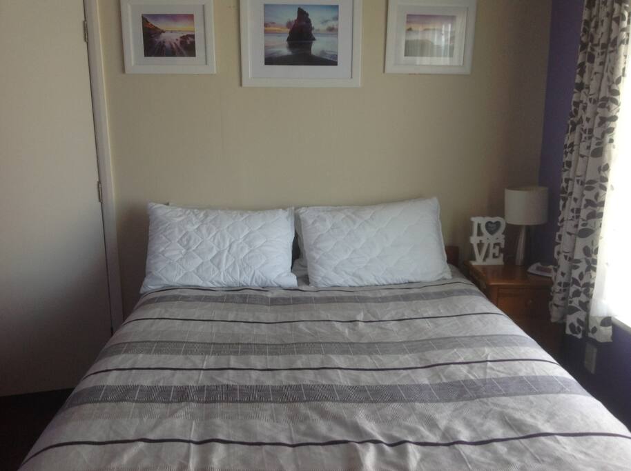 Bedrom 2: Queen with built in wardrobe
