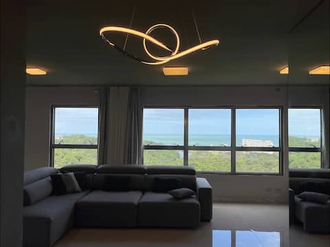 Front Sea - Praia Brava w/ Jacuzzi