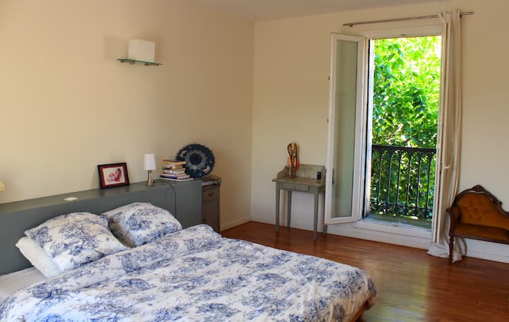 Соба на прв кат