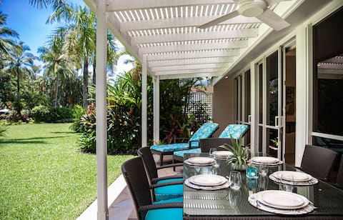 Successful Airbnb property: Villa 437 Coral Shore Villa in Port Douglas