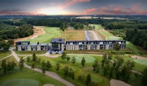 Lovely newer luxury vacation home
