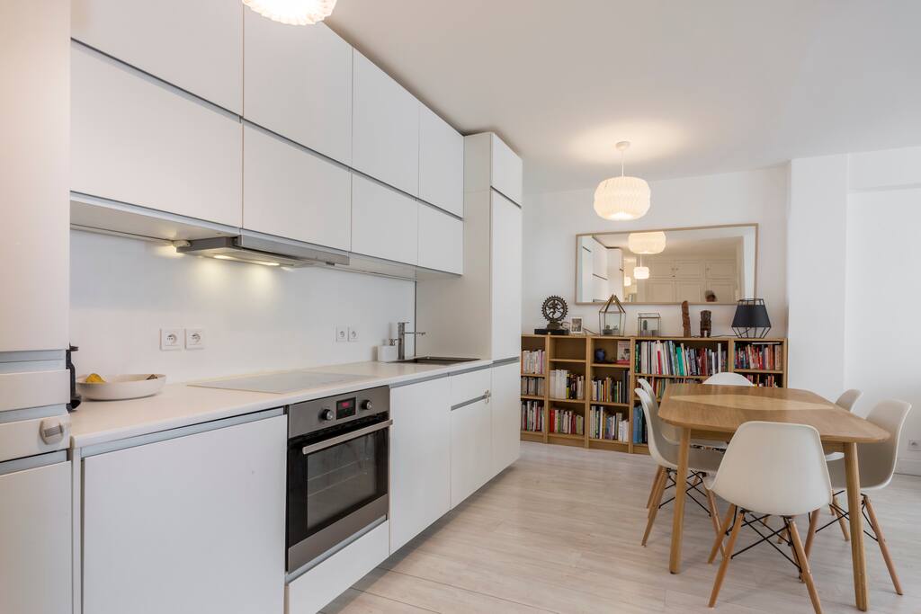 Kitchen full equiped open on the living room