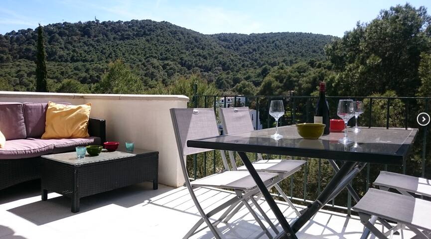 La plage a pied ! Appt 6 pers. piscine, parking