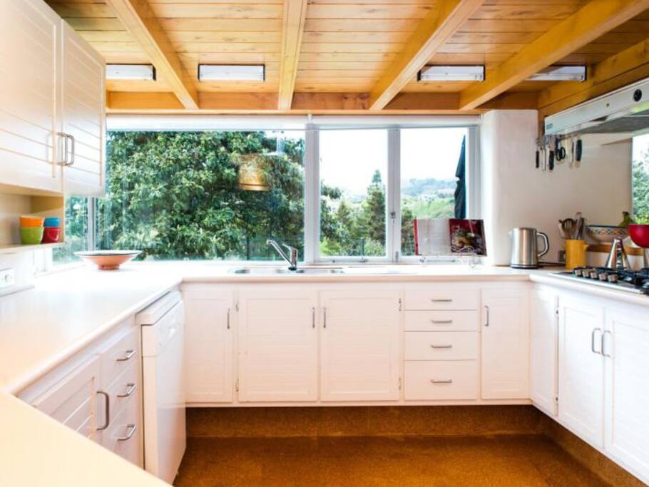 Fully equipped modern kitchen.
