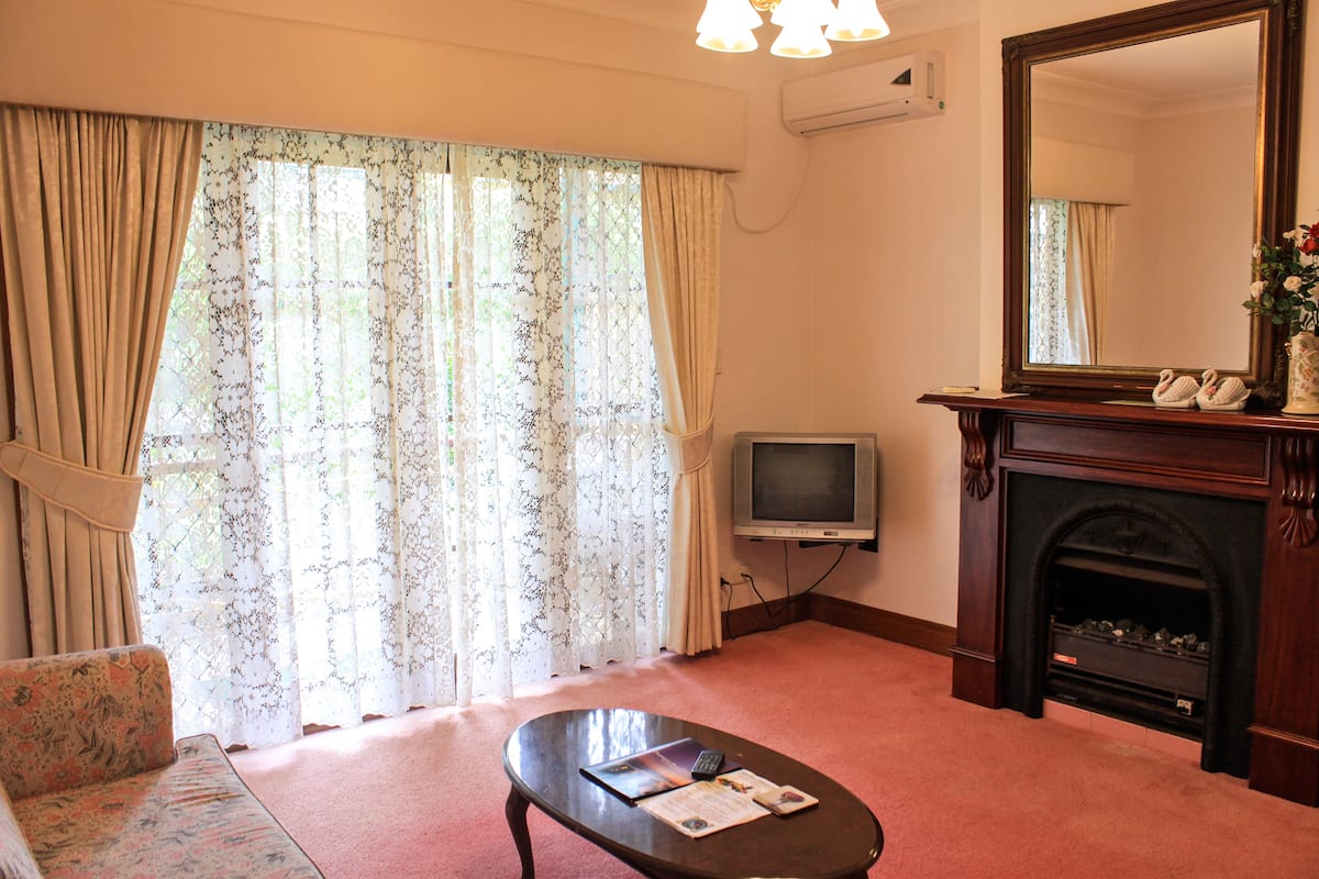 The Manor Tamborine Mountain Ground Floor — photo via the host's Airbnb listing