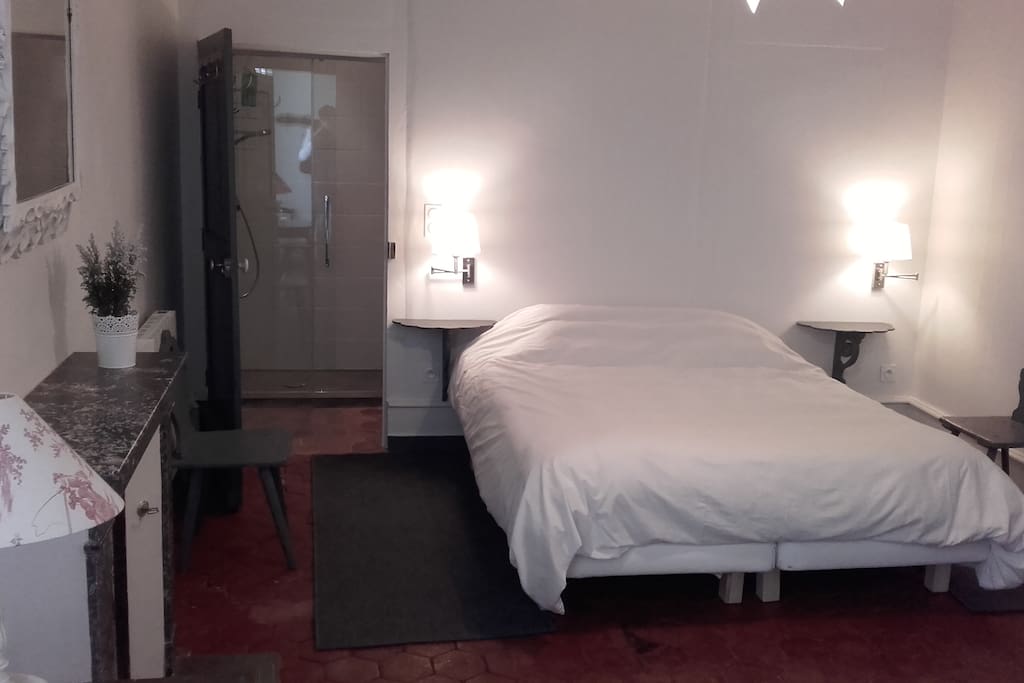 Chambre Alsacienne: lit double